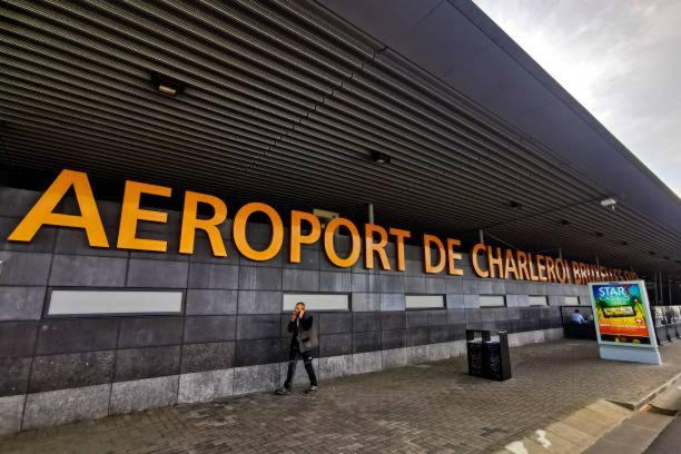 Charbonnel 4 Bruxelles-Charleroi-Airport Villa Luaran gambar